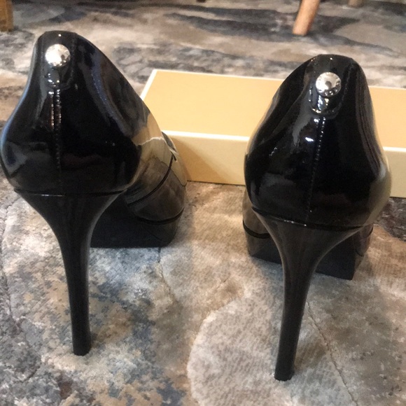 Michael Kors Pumps - Picture 4 of 6